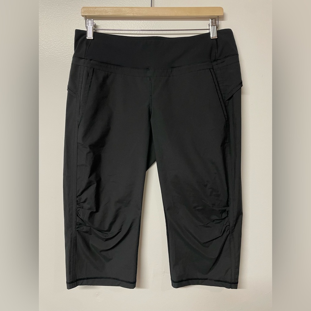 Lululemon Athletica Dance Studio Cropped Pants size 8